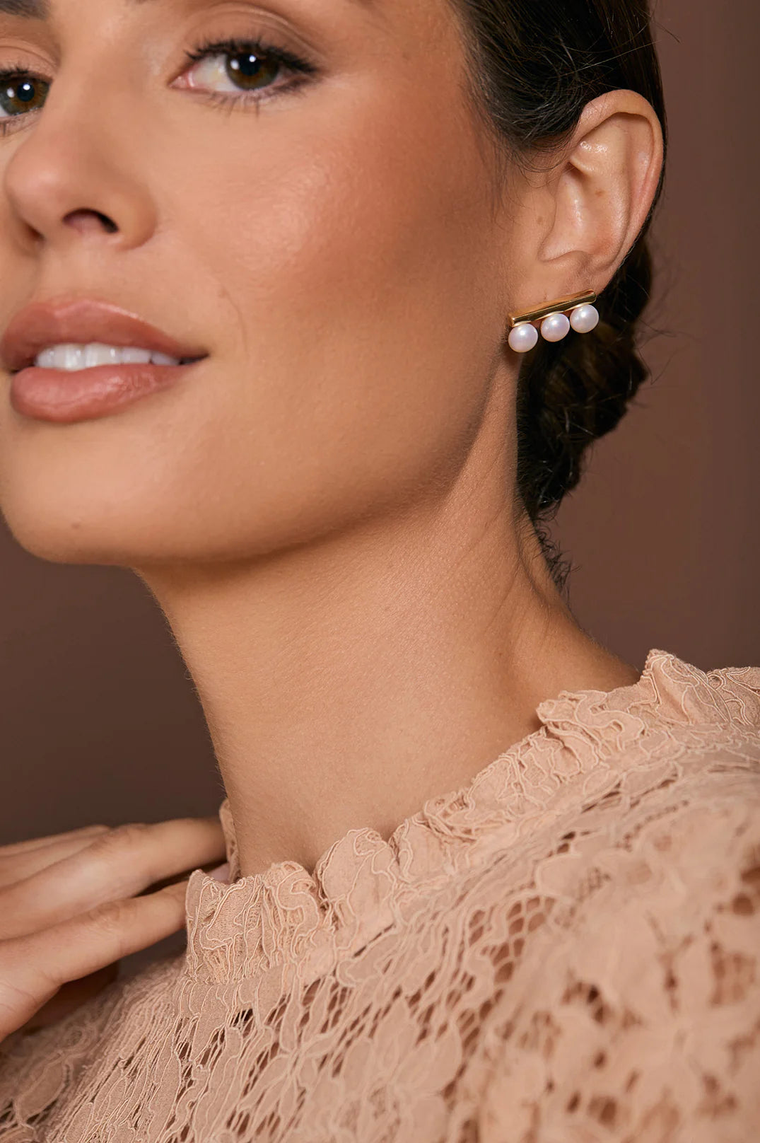 Pearl Panel Stud Earrings (Gold)