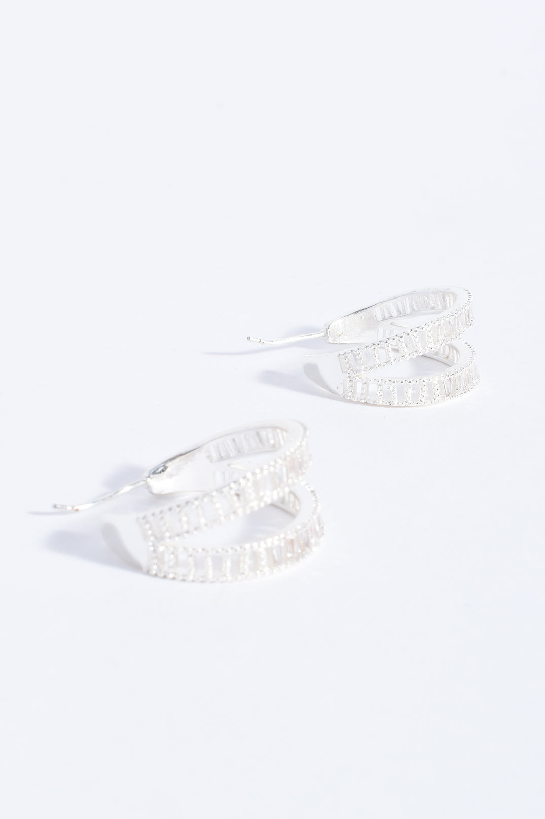 BAGUETTE CUT JEWEL EARRINGS (SILVER)