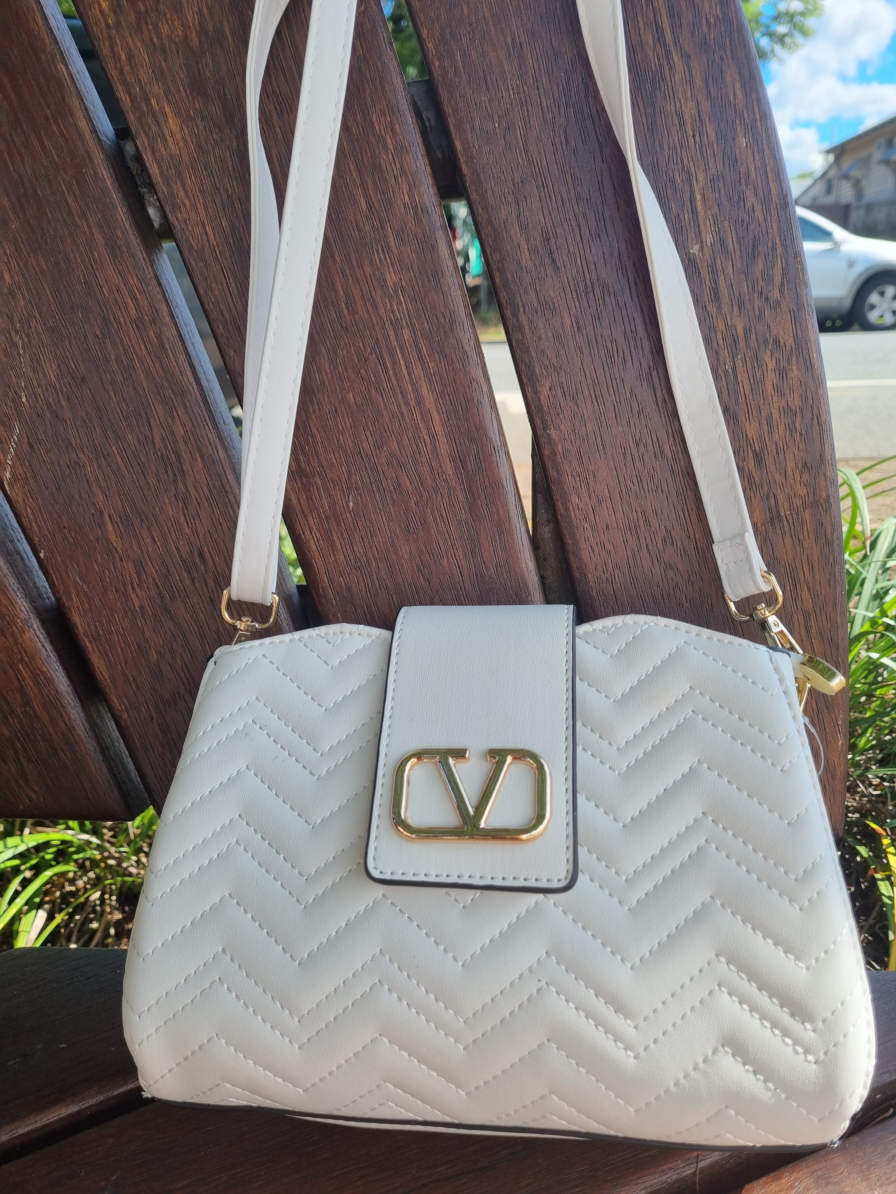 Zoya small Handbag (White)