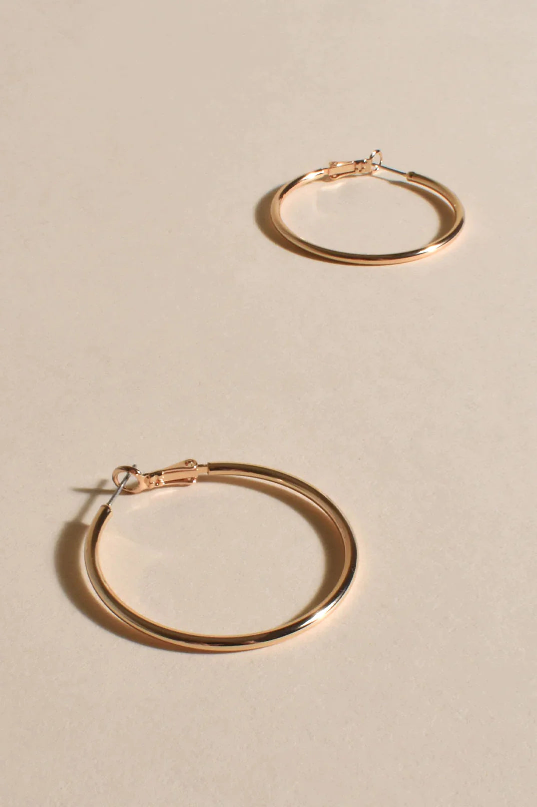 Medium Hoop Earrings - Gold
