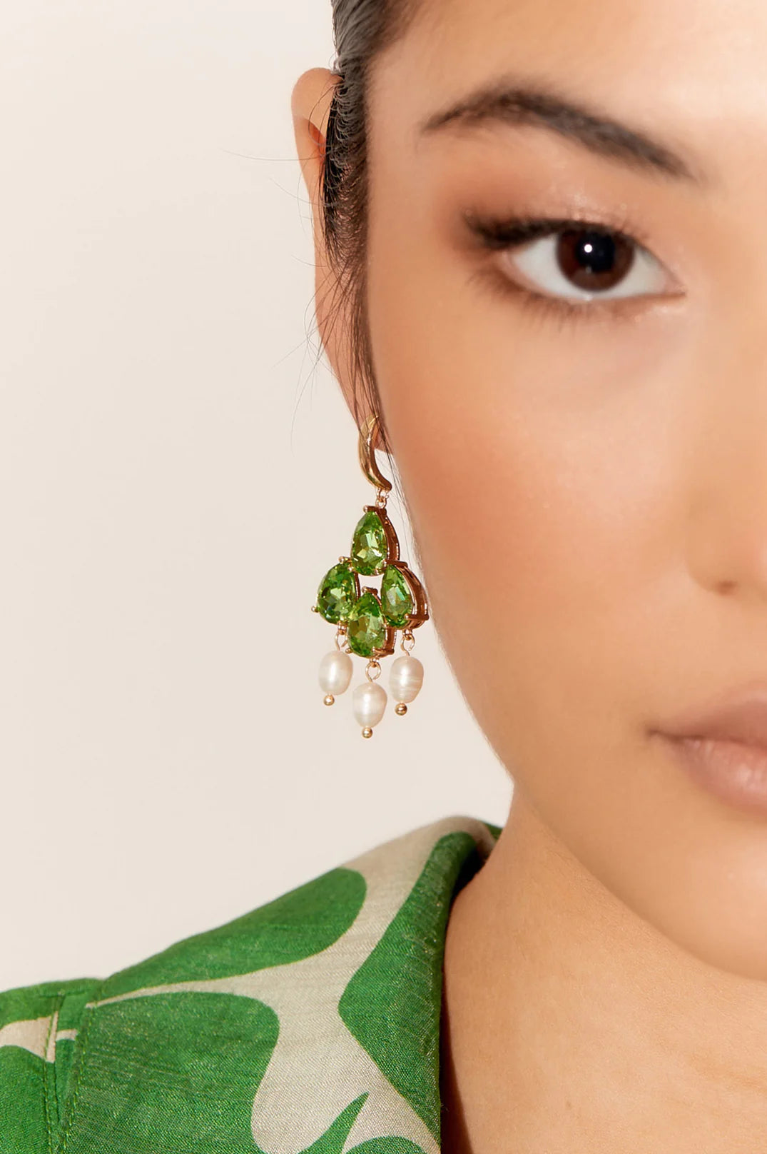 Stone & Glass Event Earrings - Green/Cream