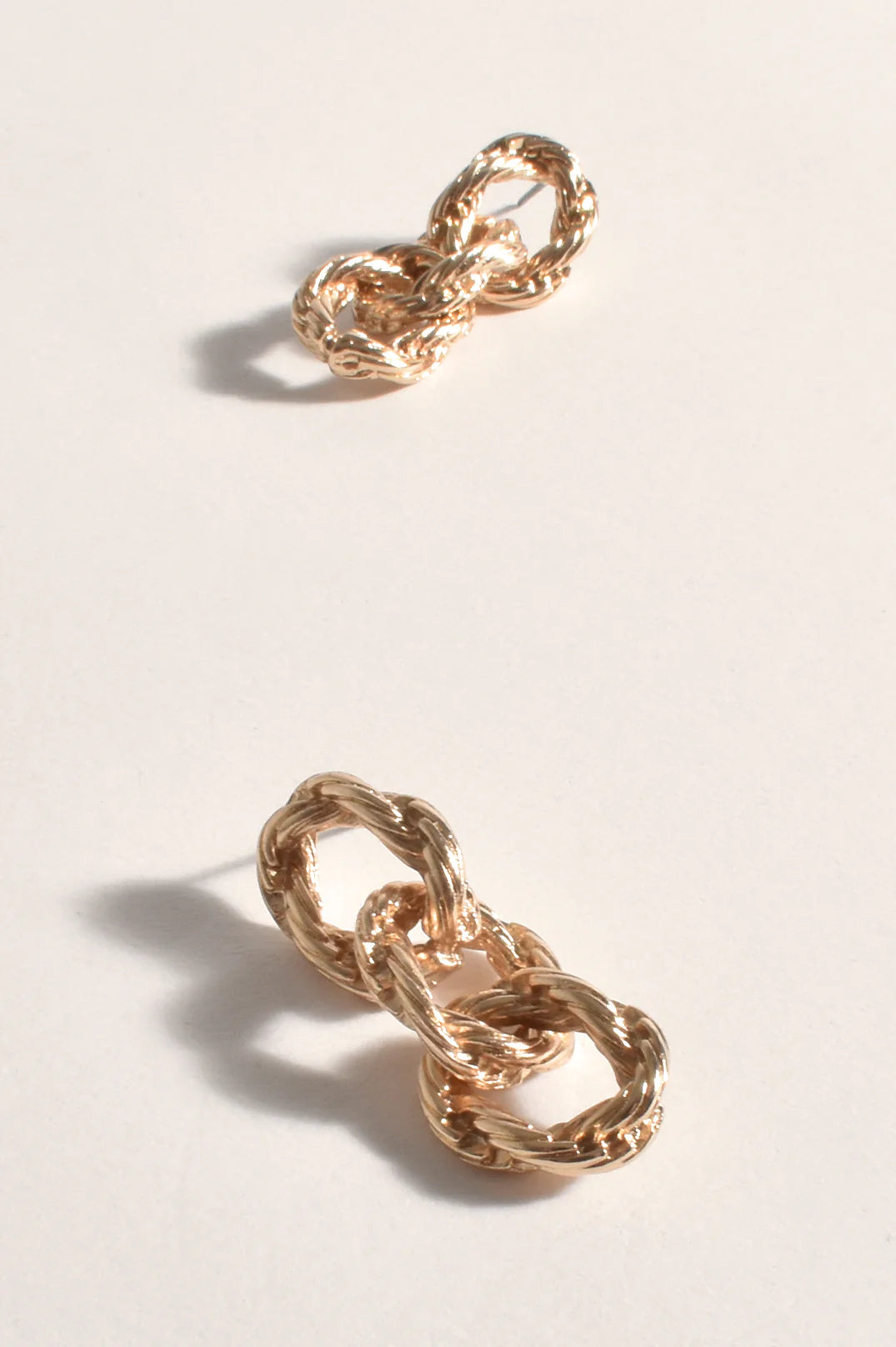 Mini Ring Link Earrings - Gold