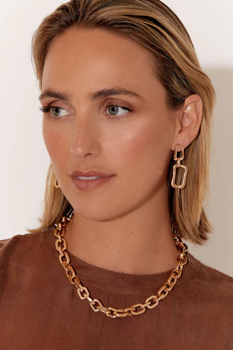 Statement Toggle Chain Necklace (Gold)