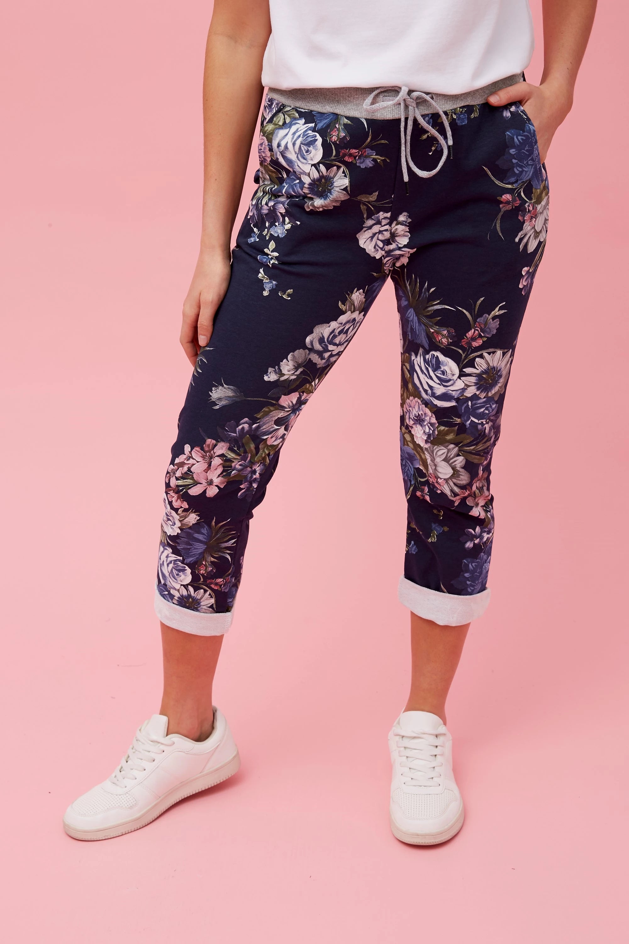 JAN FLORAL JOGGER (NAVY)