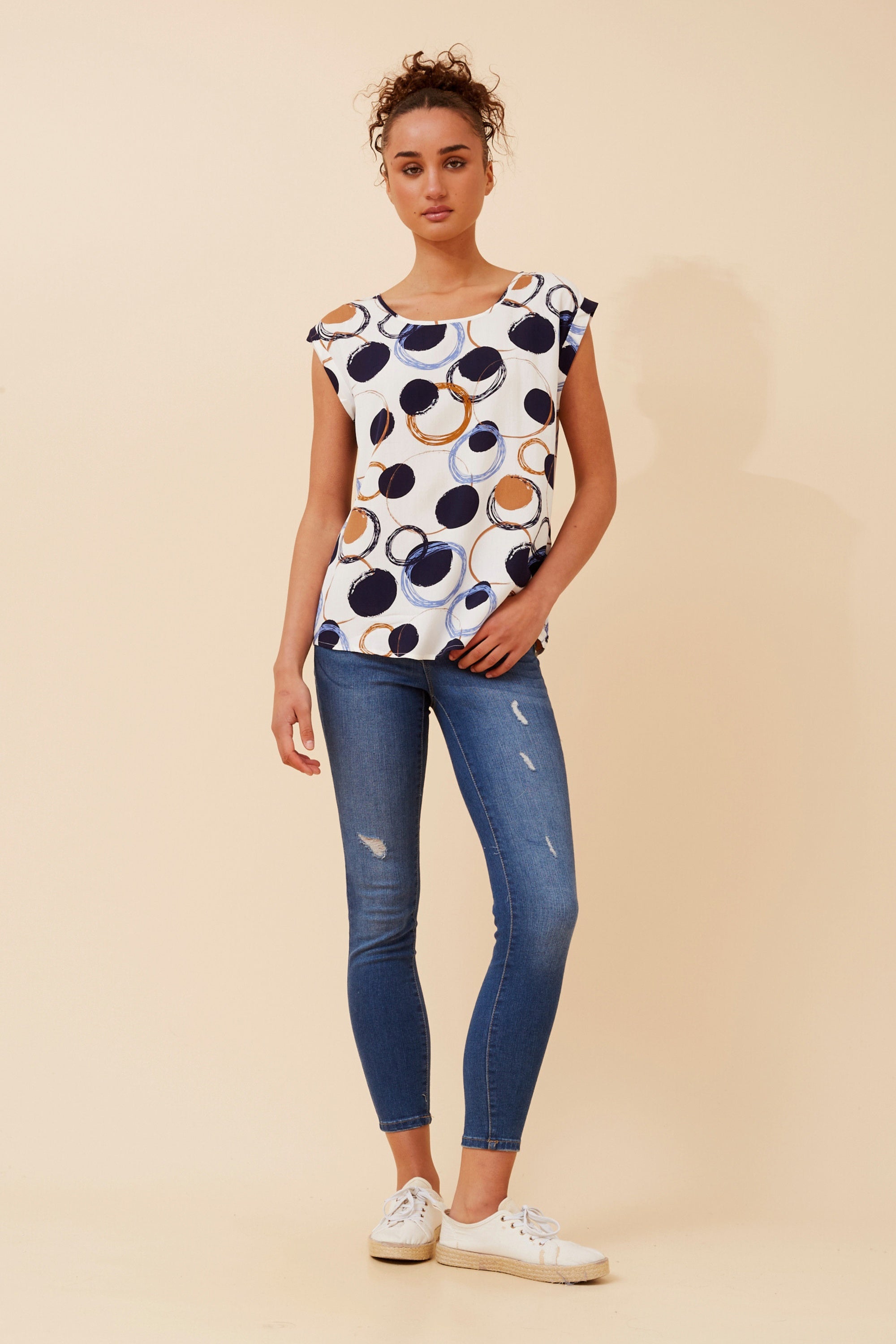 SHELLY TOP
